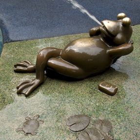 46-BAC 1X1-Frogs of Tadpole Playground2